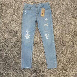 Levi’s 720 High Rise Super Skinny Jeans